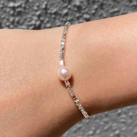 Glittering Pearl Bracelet